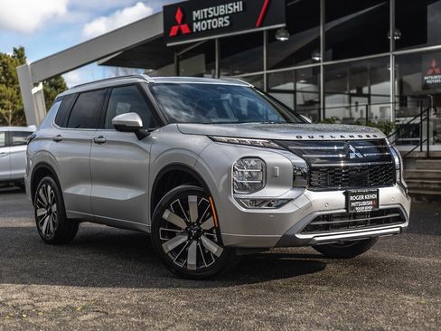 New 2026 Mitsubishi Outlander SEL image 1