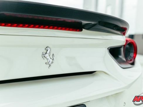 Used 2018 Ferrari 488 GTB RWD image 42