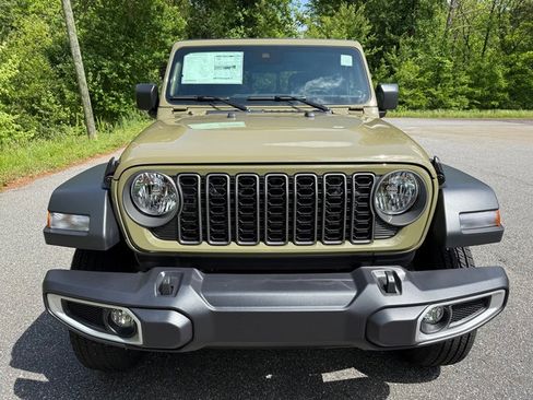 New 2025 Jeep Gladiator Sport image 4