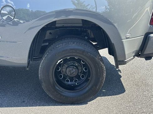 New 2026 RAM 3500 Laramie AWD/4WD image 18