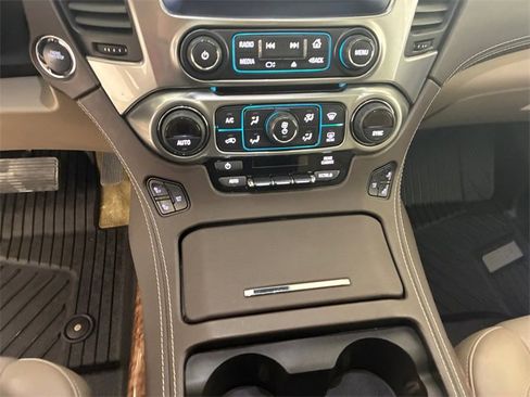 Used 2016 Chevrolet Suburban LTZ image 21