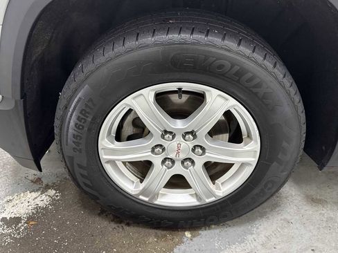 Used 2019 GMC Acadia SLE w/ LPO, Floor Liner Package image 10