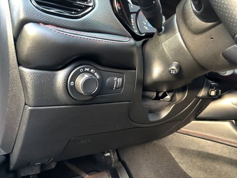 Used 2025 Dodge Durango GT AWD/4WD image 23