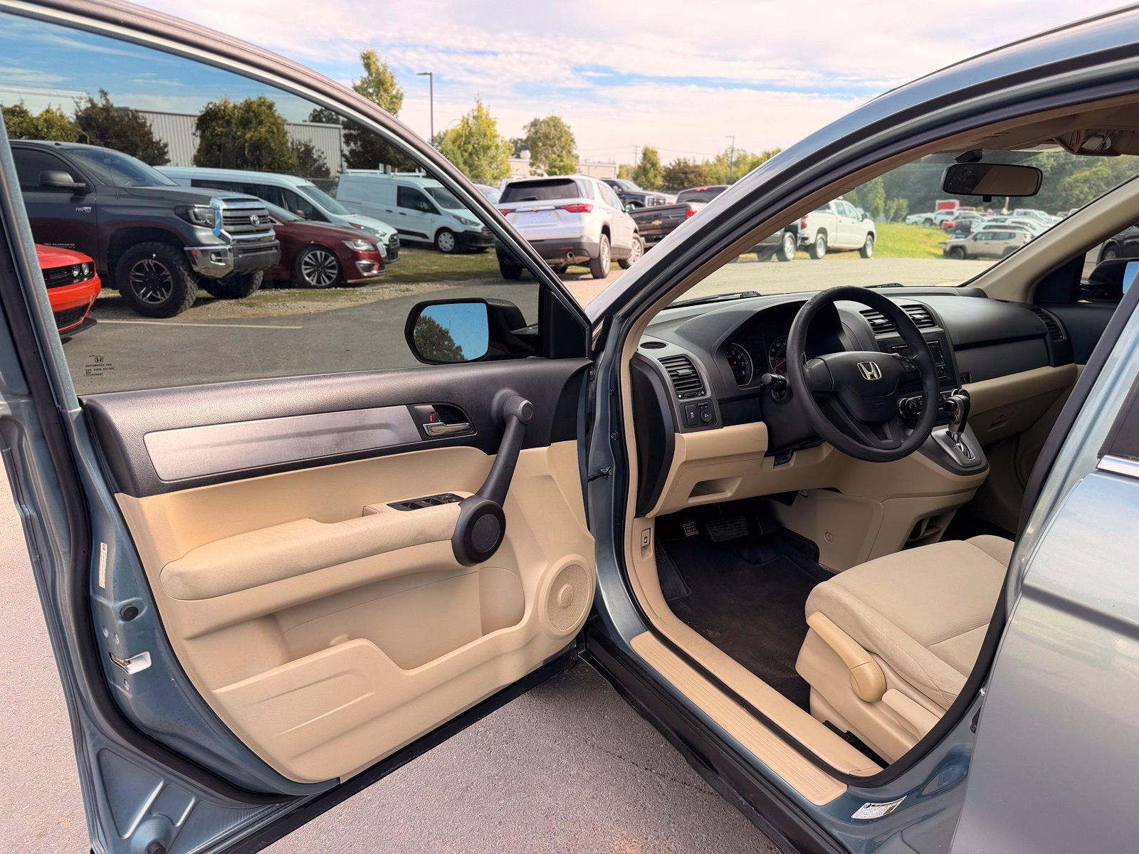 Used 2011 Honda CR-V LX image 12