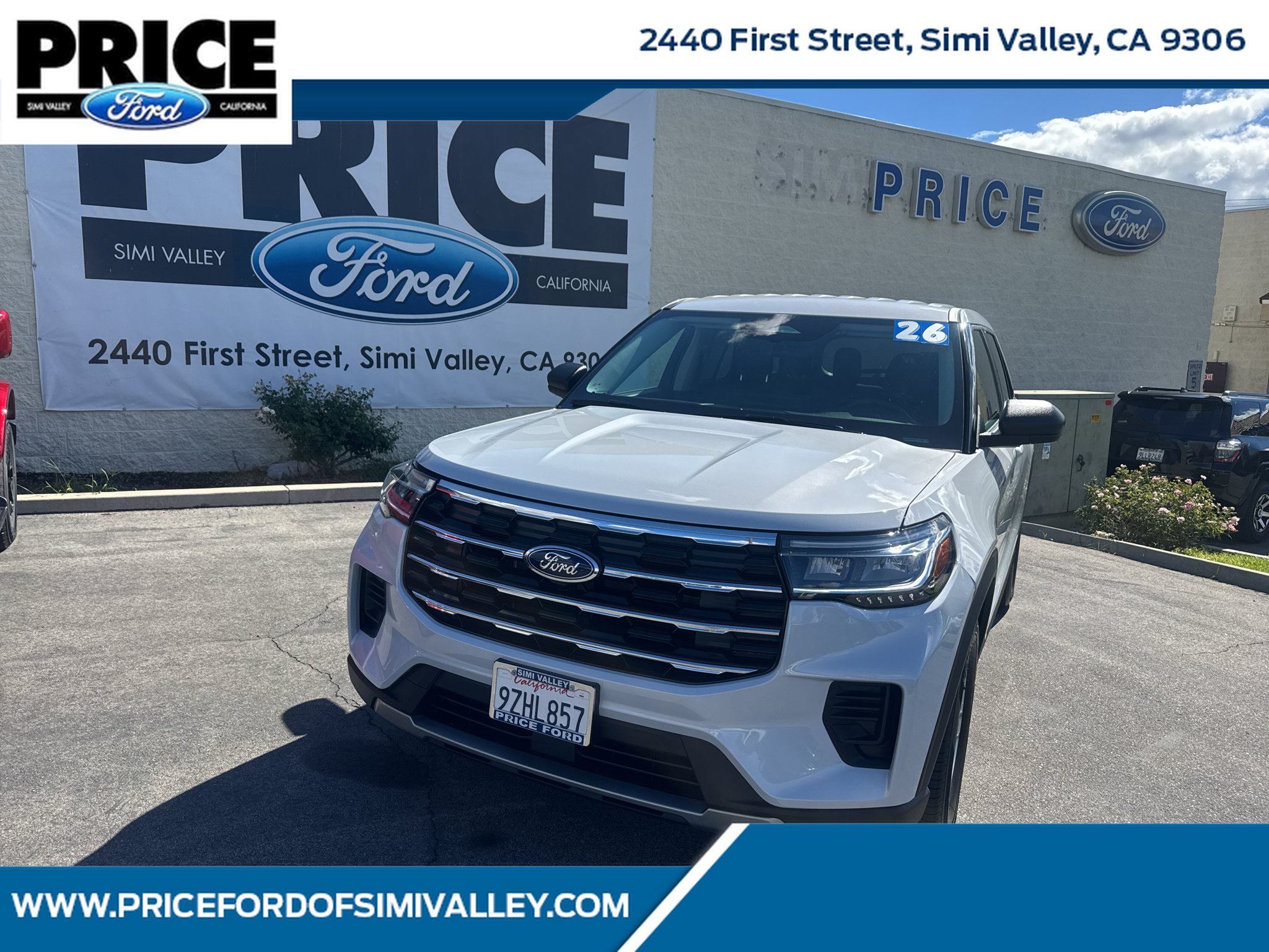 Used 2026 Ford Explorer Active RWD image 1
