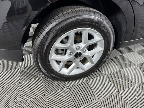 Used 2025 Kia Soul LX w/ LX Technology Package image 31