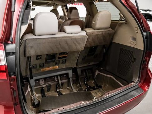 Used 2019 Toyota Sienna XLE Premium FWD image 43