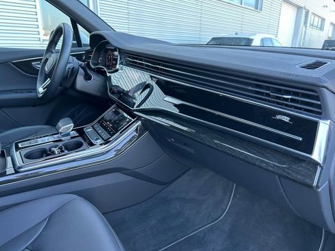 Used 2025 Audi Q7 3.0T Premium w/ Convenience Package image 48