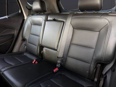 Used 2023 GMC Terrain SLT AWD/4WD image 18