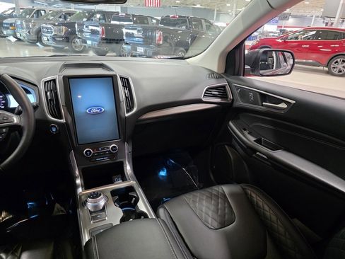 Used 2023 Ford Edge Titanium image 18
