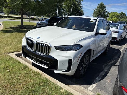 Used 2024 BMW X5 sDrive40i w/ M Sport Package RWD image 12