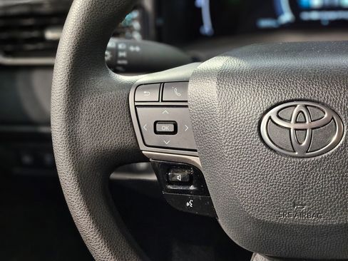 Used 2025 Toyota Camry LE image 27