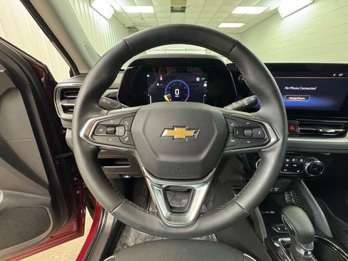 Used 2025 Chevrolet TrailBlazer LT w/ Convenience Package image 32