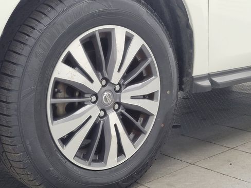 Used 2019 Nissan Pathfinder SV AWD/4WD image 31