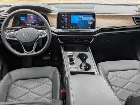 Certified 2024 Volkswagen Atlas SE FWD image 14