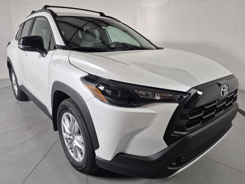New 2026 Toyota Corolla Cross LE AWD/4WD image 6