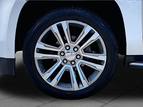 Used 2017 GMC Yukon Denali w/ Open Road Package RWD image 11
