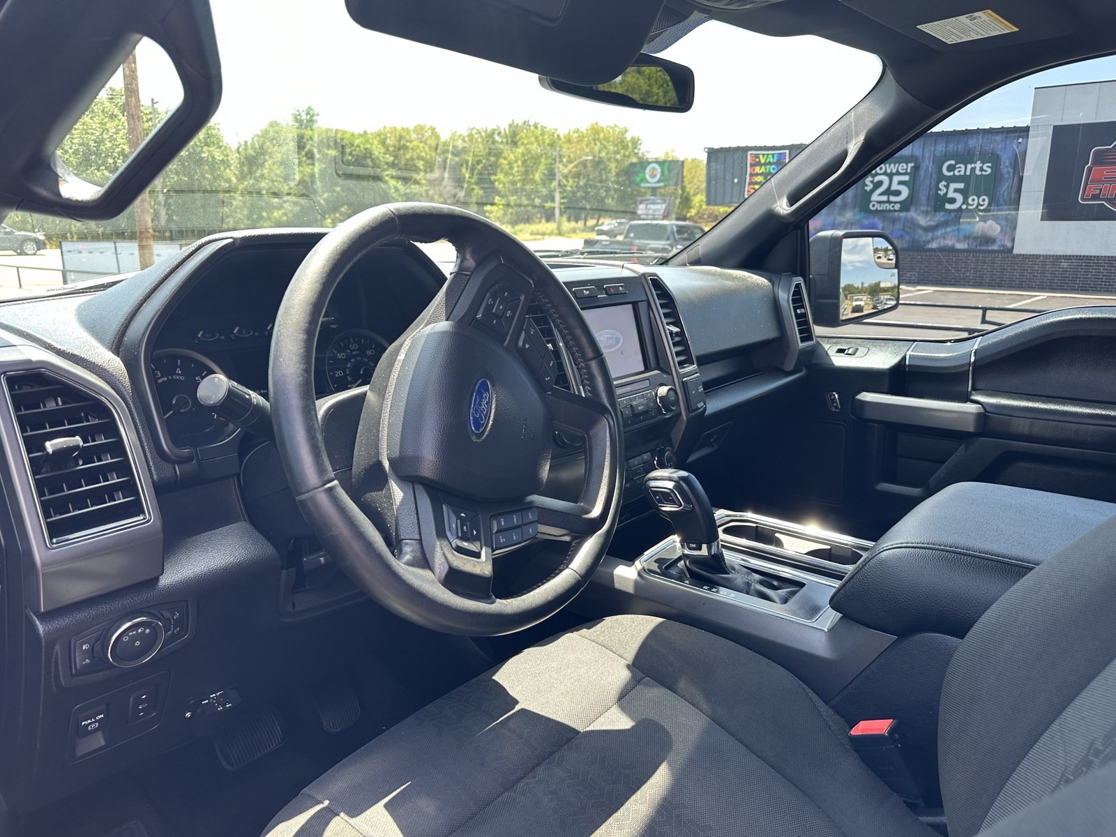 Used 2019 Ford F150 4x4 SuperCrew image 3