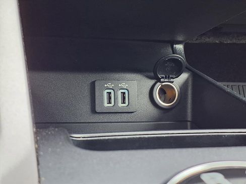 Used 2020 Ford Fusion SE image 13