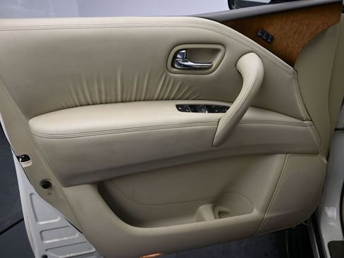 Used 2014 INFINITI QX80 4WD w/ Theater Package image 19