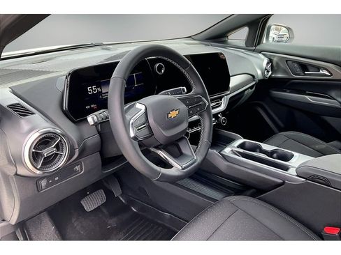 Used 2025 Chevrolet Equinox EV LT w/ Comfort Package image 17