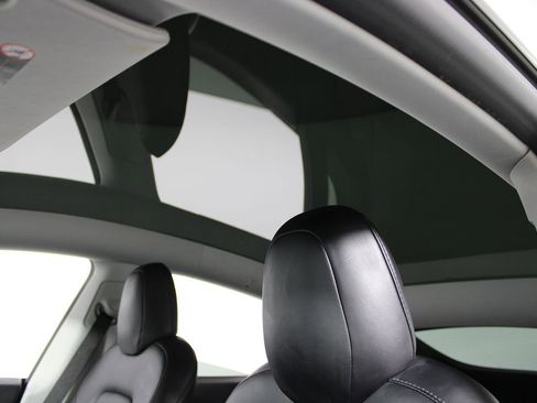 Used 2020 Tesla Model Y Performance image 8