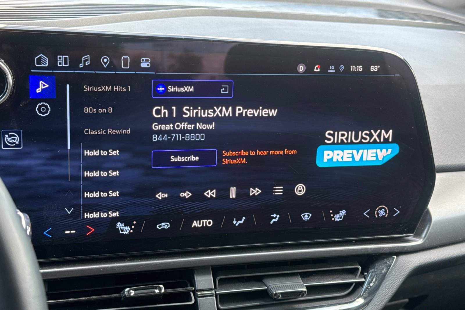Used 2024 Chevrolet Equinox EV RS FWD image 25