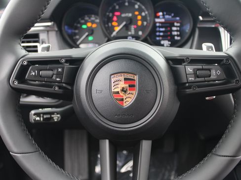 Used 2026 Porsche Macan GTS AWD/4WD image 18