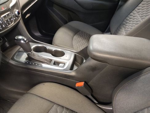 Used 2019 Chevrolet Equinox LT FWD image 26
