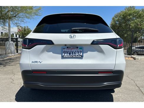 Used 2027 Honda HR-V LX image 4