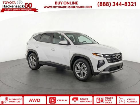 Used 2025 Hyundai Tucson SE AWD/4WD image 1