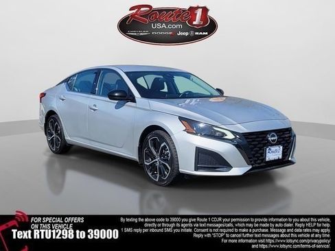Used 2023 Nissan Altima 2.5 SR image 1