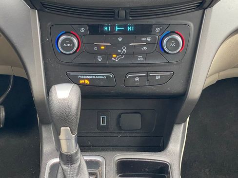 Used 2017 Ford Escape SE image 22