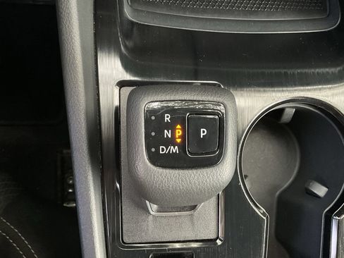Used 2025 Nissan Rogue SV FWD image 22