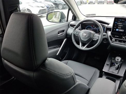 New 2026 Toyota Corolla Cross XLE image 9
