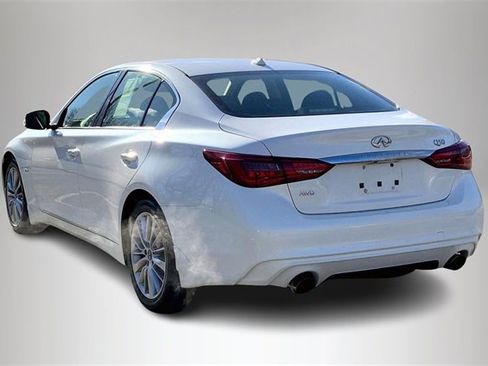 Used 2018 INFINITI Q50 Luxe w/ Essential Package (3.0T Luxe) image 9