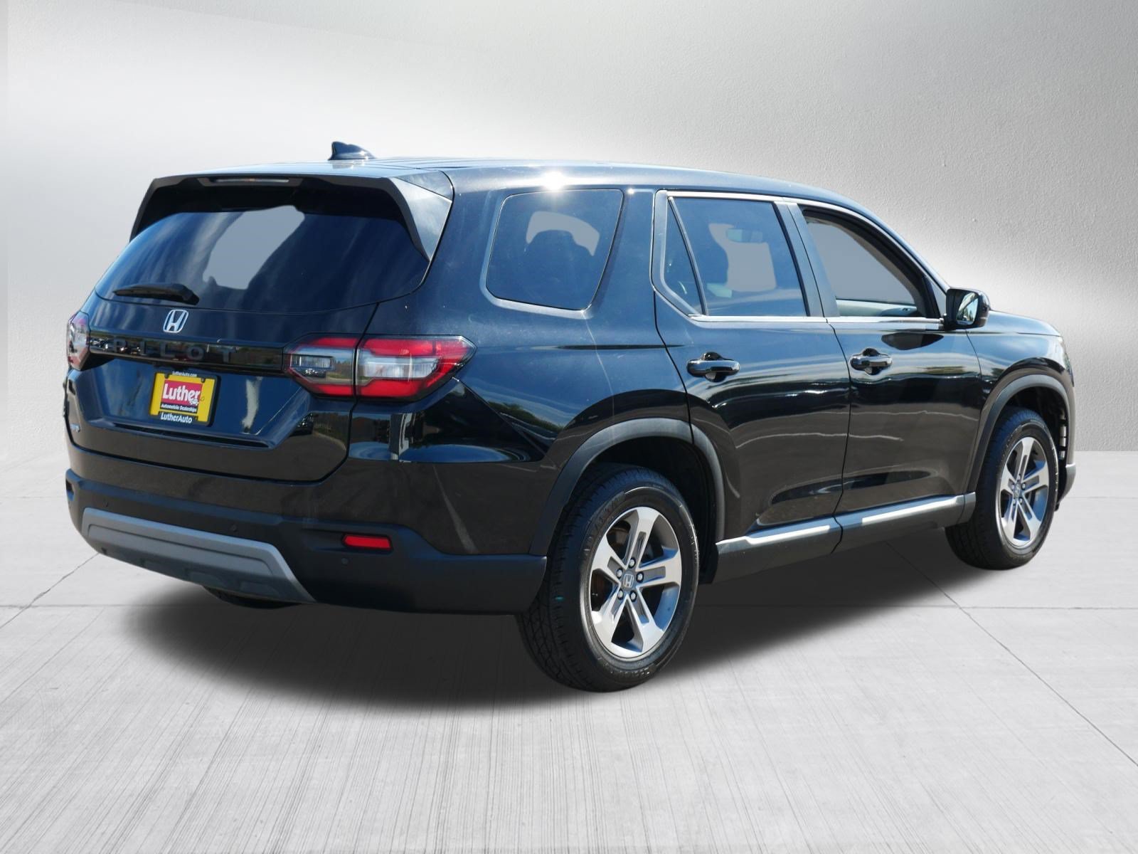 Certified 2025 Honda Pilot EX-L image 7