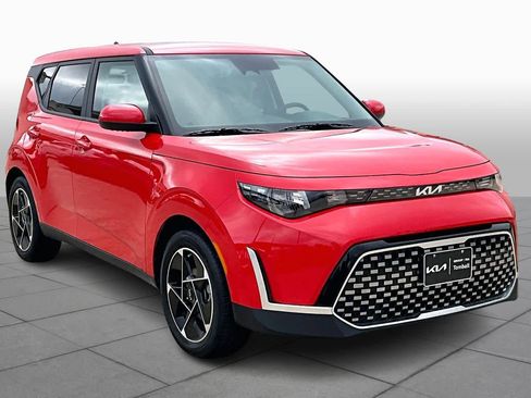 Certified 2025 Kia Soul EX FWD image 3