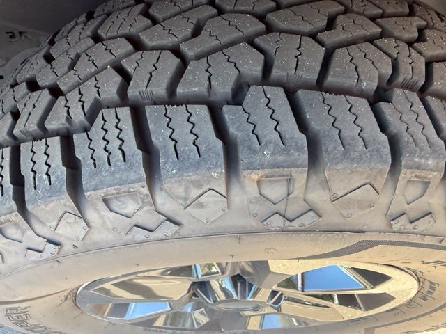 Used 2021 Toyota 4Runner SR5 Premium w/ Moonroof Package AWD/4WD image 4