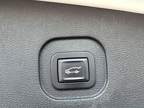 Used 2017 Chevrolet Equinox LT FWD image 38