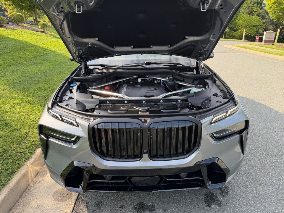 New 2027 BMW X7 xDrive40i w/ M Sport Package AWD/4WD image 16