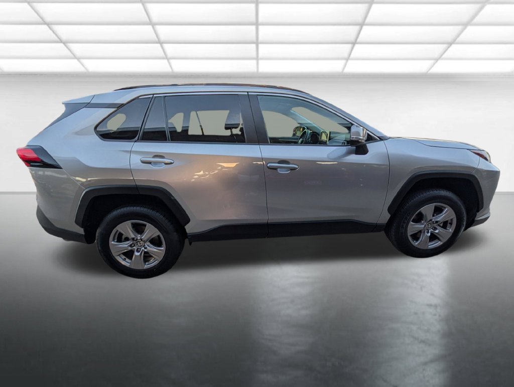 Used 2025 Toyota RAV4 XLE w/ Weather Package AWD/4WD image 27