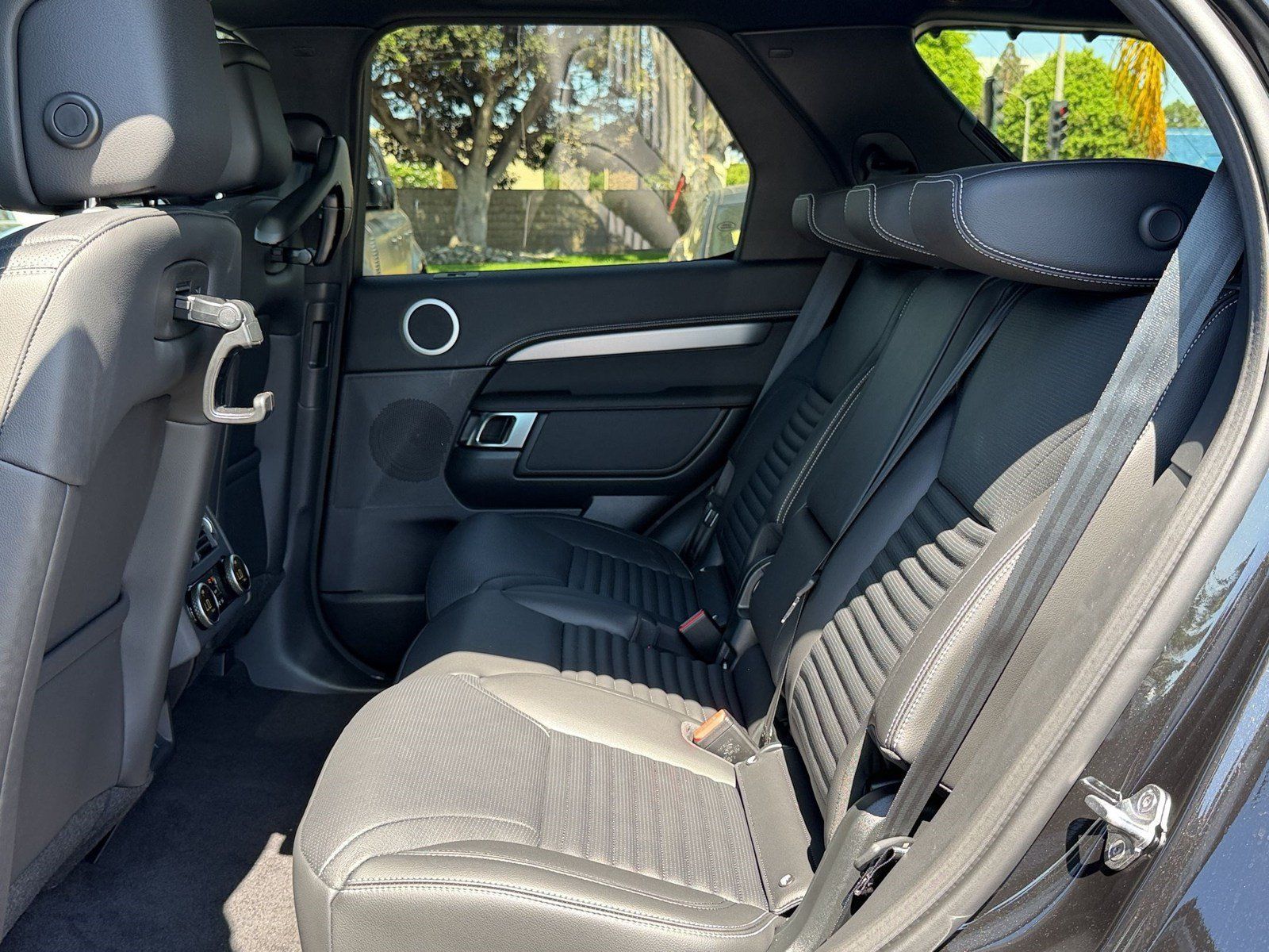 New 2026 Land Rover Discovery Dynamic SE AWD/4WD image 24