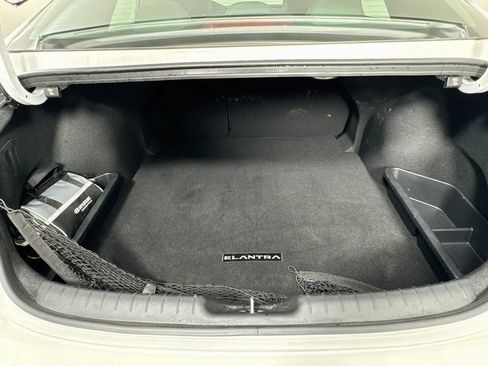 Used 2024 Hyundai Elantra Limited FWD image 28