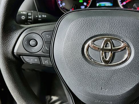 Used 2021 Toyota RAV4 XLE FWD image 19