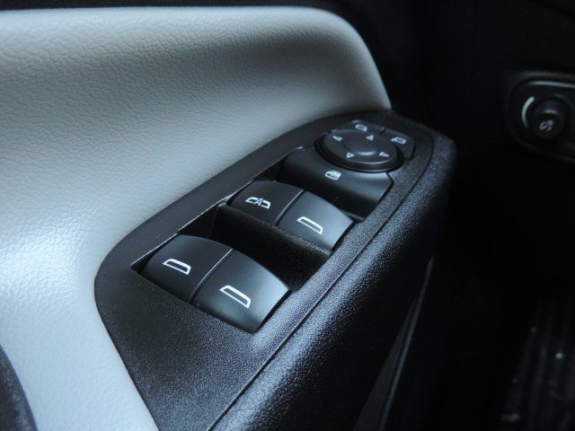 Used 2022 Chevrolet Equinox LS w/ LS Convenience Package FWD image 27