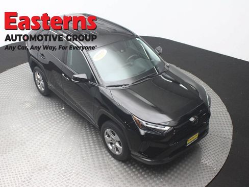 Used 2023 Toyota RAV4 XLE AWD/4WD image 3