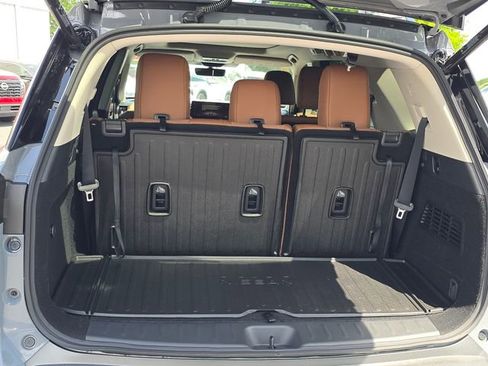 New 2026 Nissan Pathfinder Platinum AWD/4WD image 14