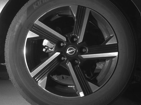 Used 2025 Nissan Sentra SV FWD image 15