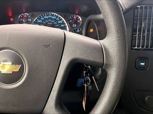 Used 2022 Chevrolet Express 2500 w/ Driver Convenience Package RWD image 18